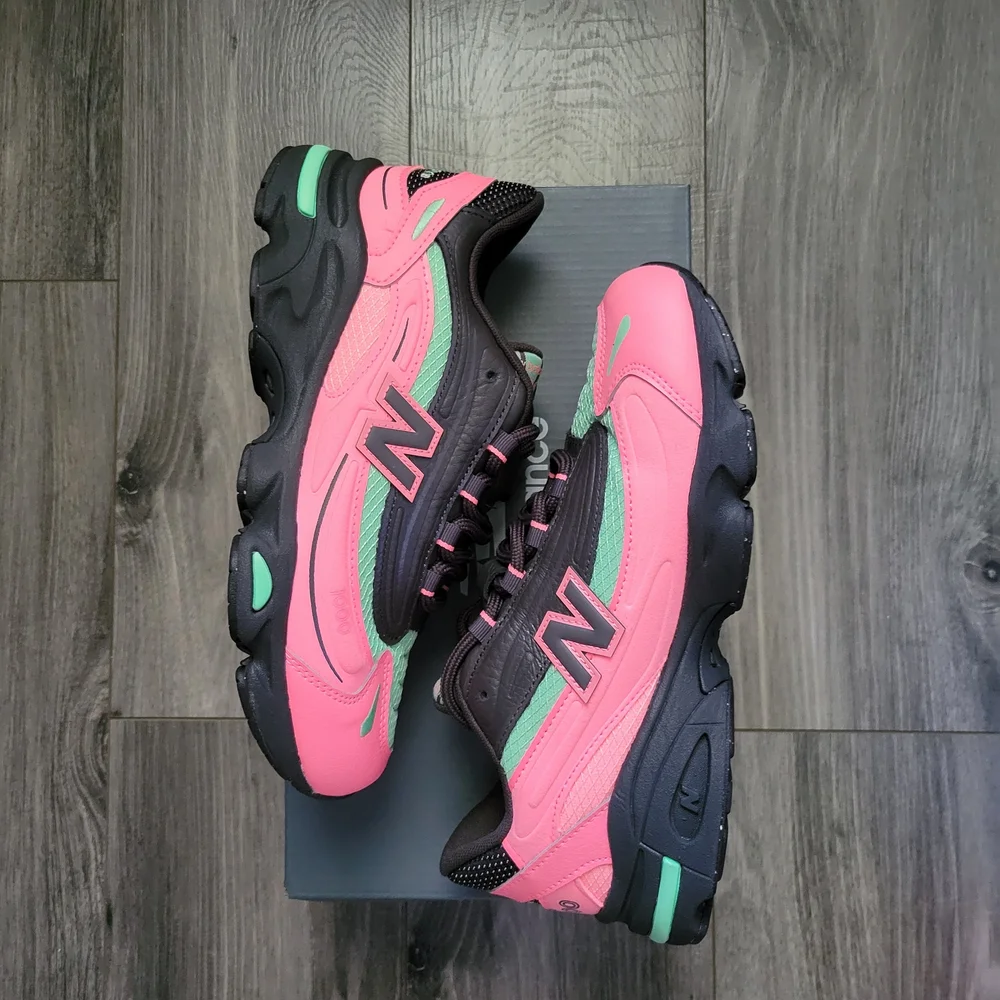 New Balance 1000 Neon Pink & Mint Running Sneakers - Picture 2 of 5